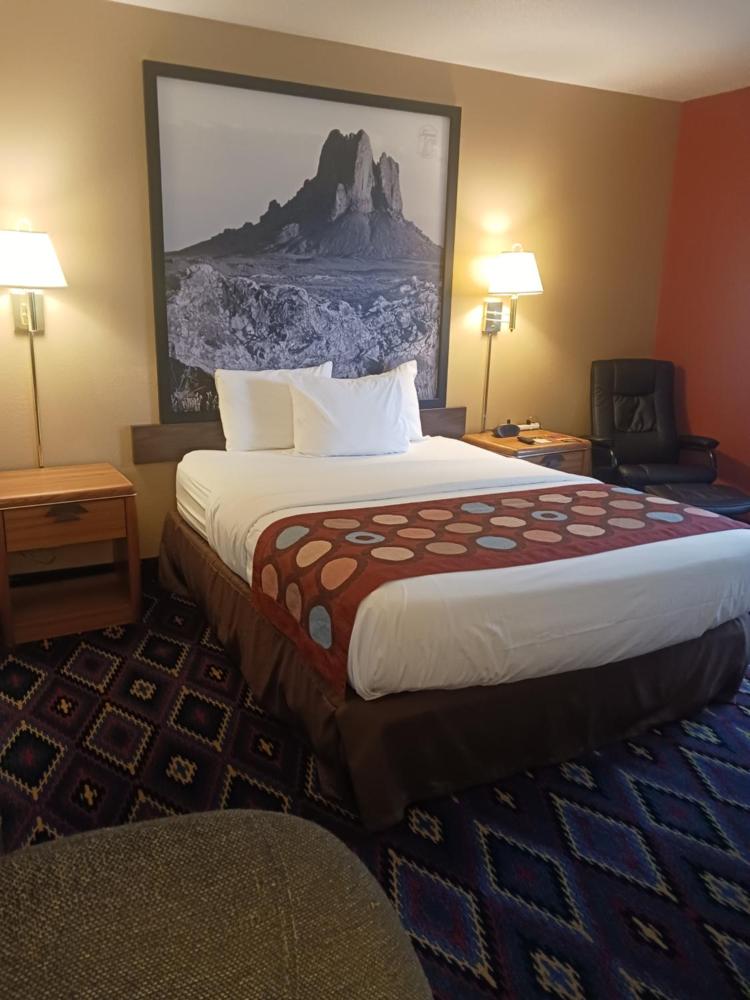 Queen Room - Disability Access - Non-Smoking interior